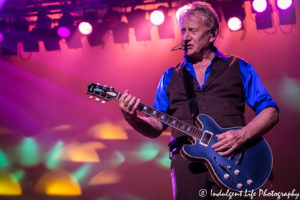 Graham Russell of Air Supply live at Star Pavilion inside Ameristar Casino Hotel Kansas City on January 20, 2017, Kansas City concert photography.