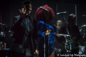 Bryan Ferry backup singers performing at Uptown Theater in Kansas City on March 24, 2017, Kansas City concert photography.