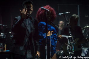 Bryan Ferry backup singers performing at Uptown Theater in Kansas City on March 24, 2017, Kansas City concert photography.
