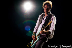 Craig Bartock of Heart at Starlight Theatre, Kansas City concert photography on August 15, 2016.