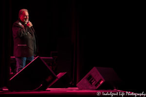 Gene Watson performing his country hits at Star Pavilion inside Ameristar Casino Hotel on January 27, 2017, Kansas City concert photography.