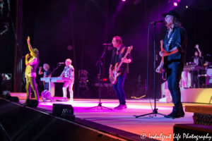 Foreigner live in concert at Starlight Theatre in Kansas City, MO on August 15, 2017 | Foreigner 40th Anniversary Tour