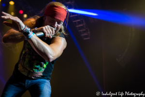 Bret Michaels slapping hands at his sold out concert at Star Pavilion inside of Amerstar Casino Hotel Kansas City on November 11, 2017 | Ameristar Casino Events - Bret Michaels Band - Veterans Day 2017
