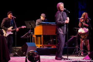 Peter Cetera singing the Chicago hit "Baby, What a Big Surprise" live at Kauffman Center for the Performing Arts in Kansas City, MO on February 18, 2018.