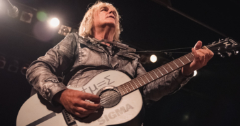 Mike Peters and The Alarm brought the "Sigma LXXXV" tour with Modern English and Gene Loves Jezebel with Jay Aston to Liberty Hall in Lawrence, KS on August 10, 2019.