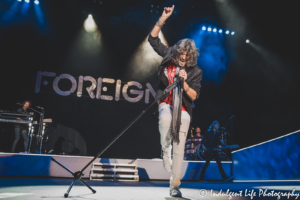 Frontman Kelly Hansen performing "Cold as Ice" live in concert at Hartman Arena in Wichita area suburb Park City, KS on August 7, 2021.