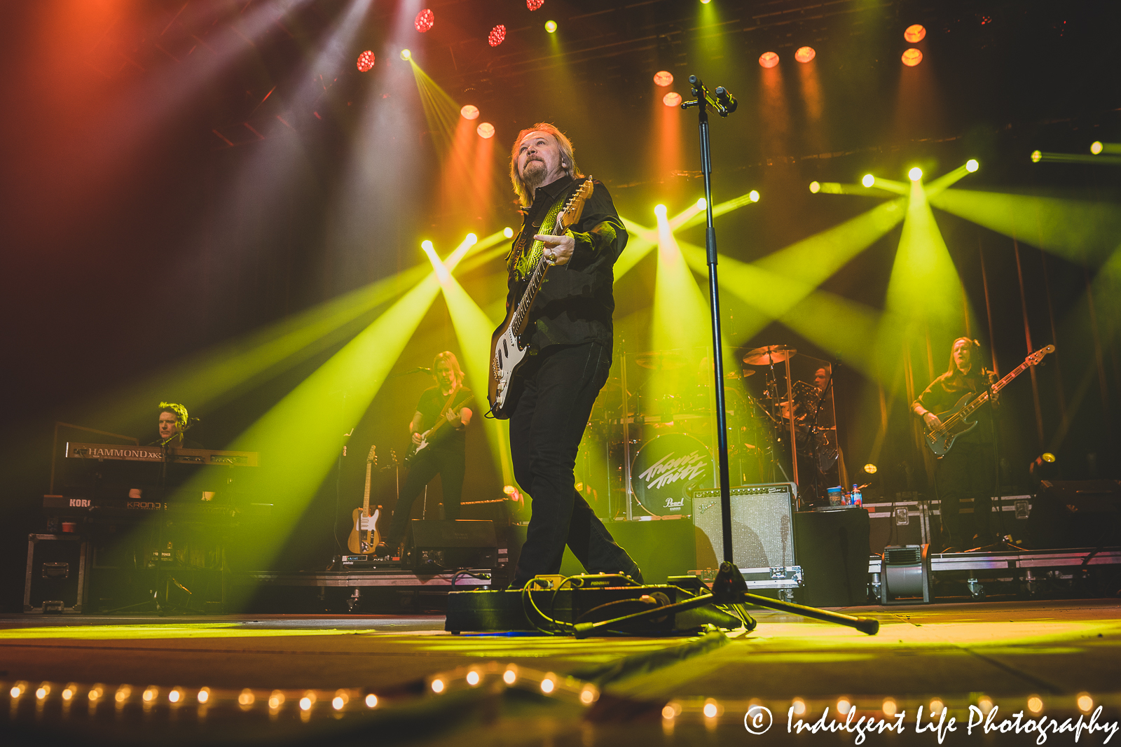 Travis Tritt scanning the crowd as he performed live in concert at Star Pavilion inside of Ameristar Casino in Kansas City, MO on December 3, 2021.