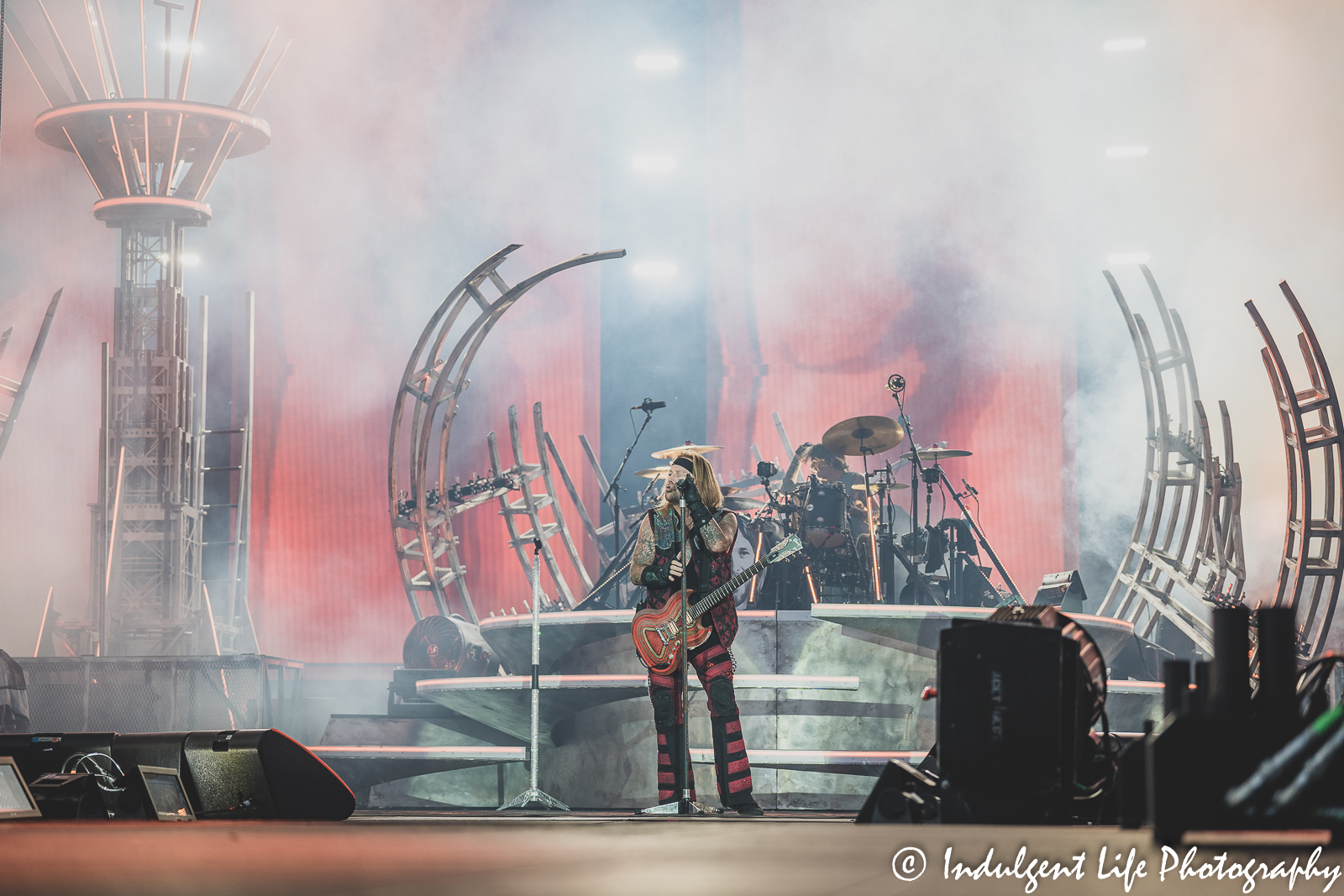 Mötley Crüe frontman Vince Neil performing live with drummer Tommy Lee during the band's concert at Kauffman Stadium in Kansas City, MO on July 19, 2022.