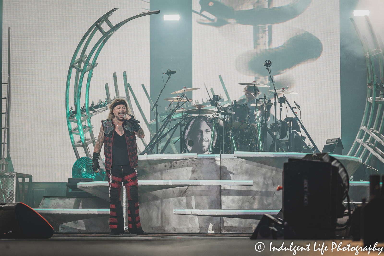 Lead singer Vince Neil and drummer Tommy Lee of Mötley Crüe performing live in concert at Kauffman Stadium in Kansas City, MO on July 19, 2022.