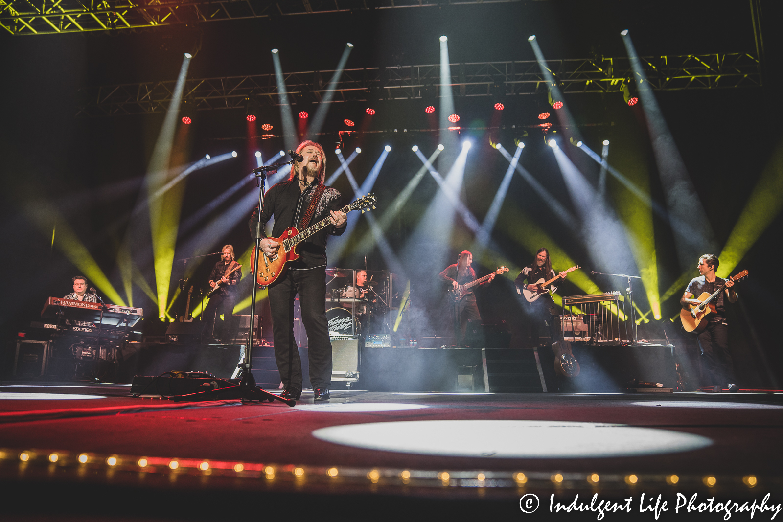 Travis Tritt and his band performing "Put Some Drive in Your Country" live at Ameristar Casino in Kansas City, MO on December 10, 2022.