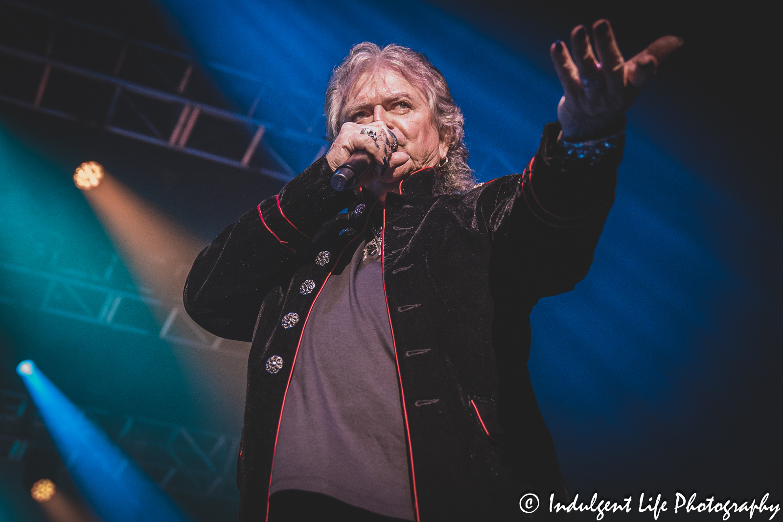 Air Supply lead vocalist Russell Hitchcock live in concert singing "Just as I Am" at Star Pavilion inside of Ameristar Casino in Kansas City, MO on May 5, 2023.