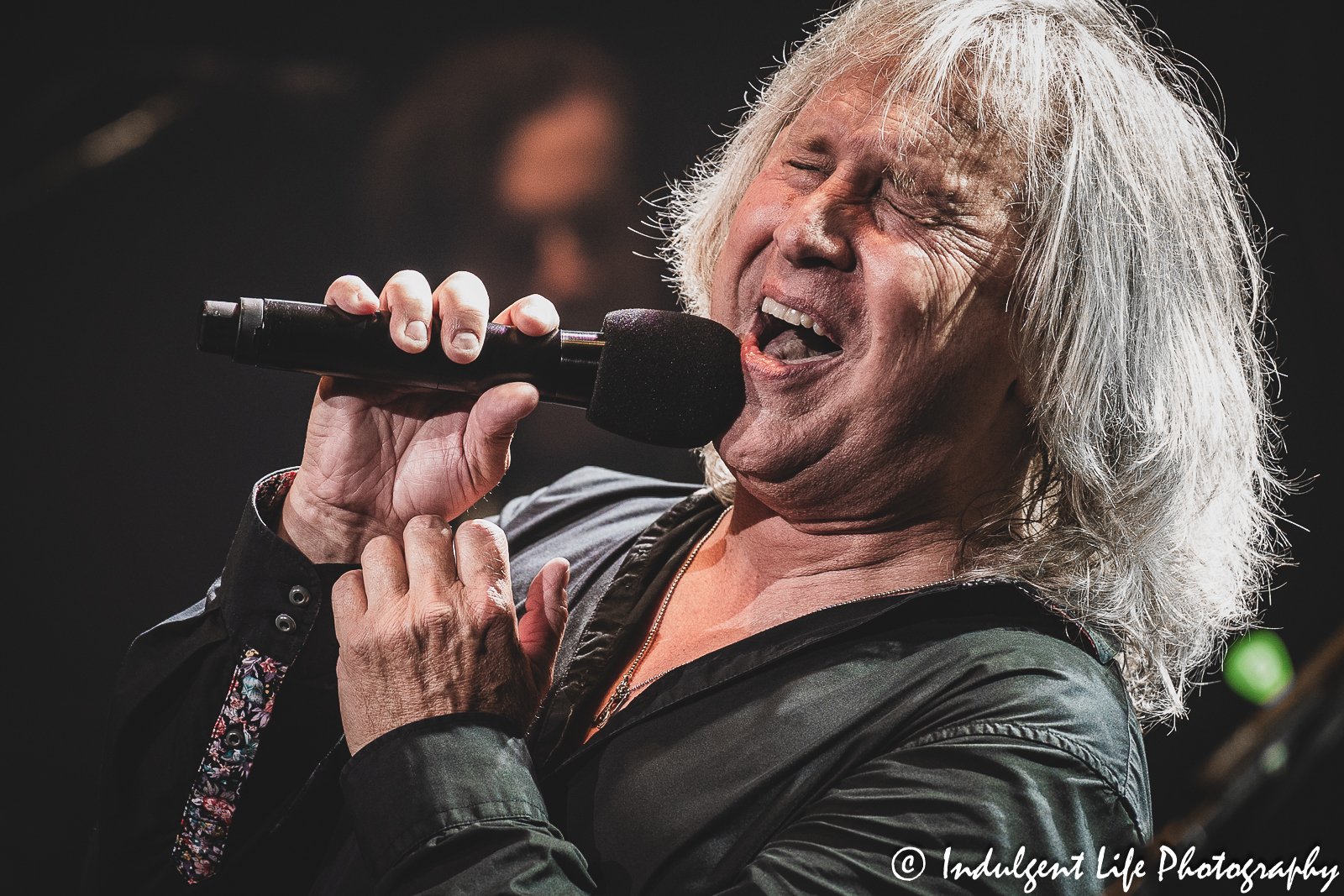 Kansas frontman Ronnie Platt performing live in concert at The Midland in downtown Kansas City, MO on July 27, 2023.