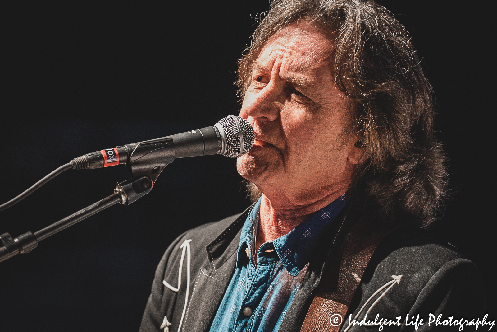 Lead singer Jeff Hanna of Nitty Gritty Dirt Band live in concert at Star Pavilion inside of Ameristar Casino in Kansas City, MO on July 8, 2023.