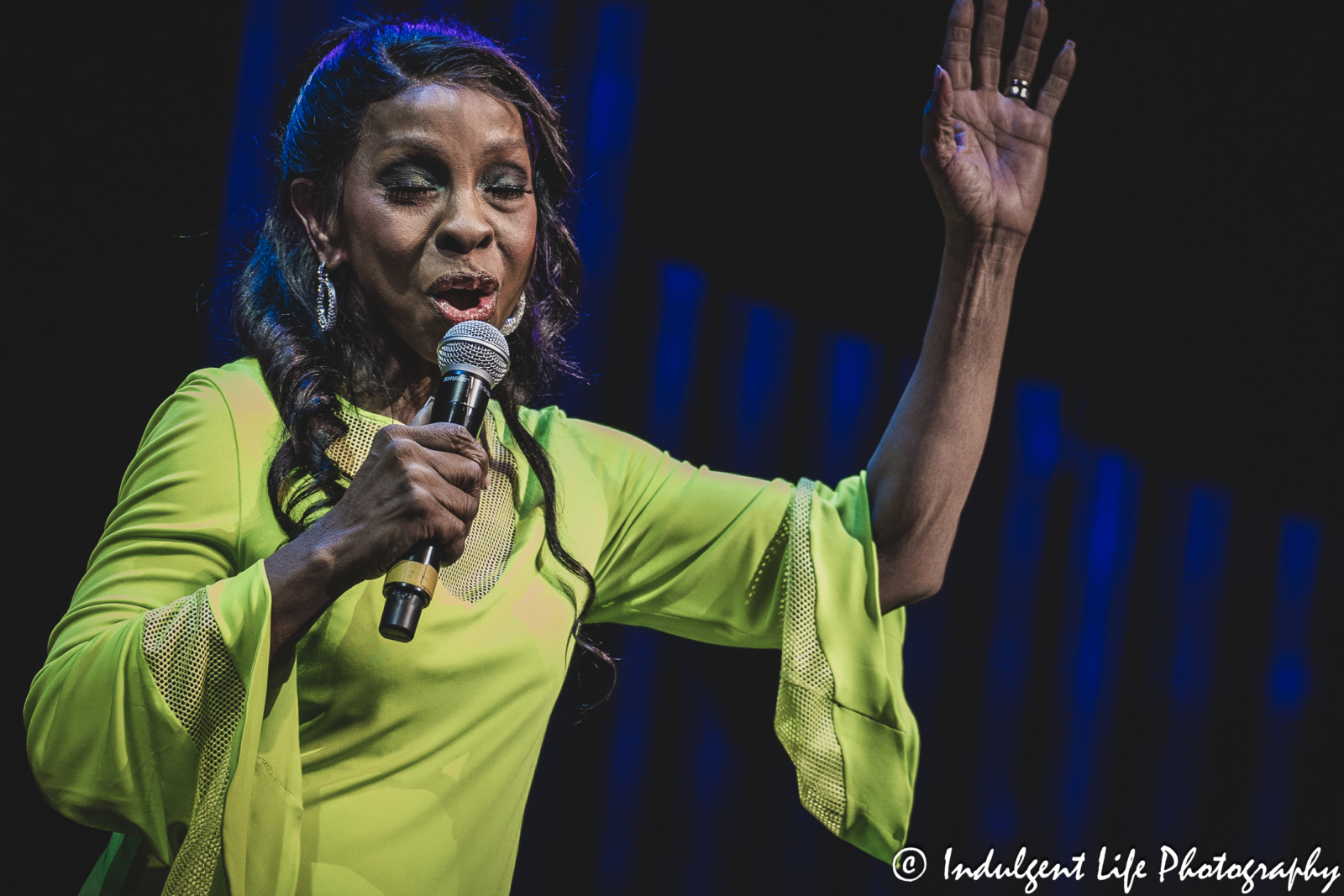 "The Empress of Soul" Gladys Knight performing "Love Overboard" live in concert at Kauffman Center's Muriel Kauffman Theatre in Kansas City, MO on November 19, 2023.