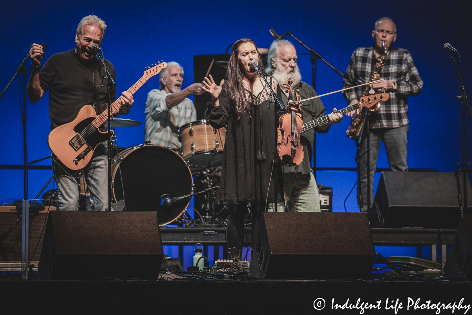 The Ozark Mountain Daredevils guitarist John Dillon and violin player Molly Healey performing together at Ameristar Casino in Kansas City, MO on November 11, 2023.