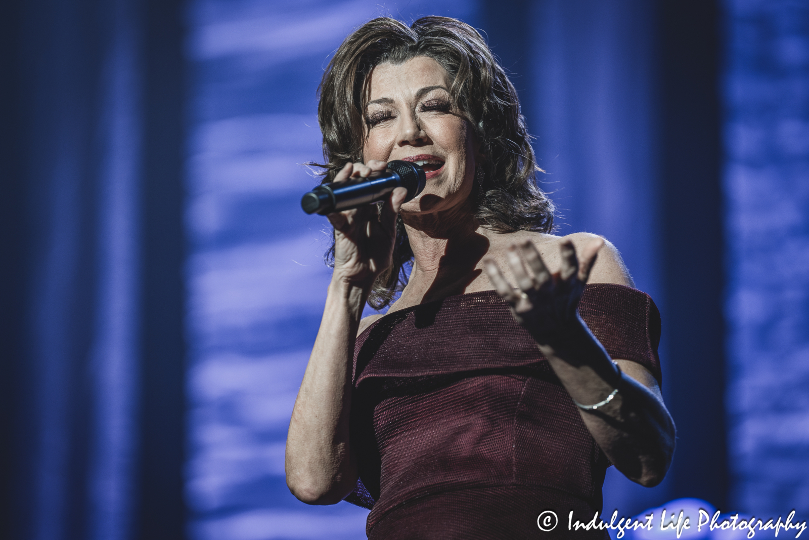 Amy Grant performing live during her Christmas concert at Music Hall in downtown Kansas City, MO on November 30, 2023.