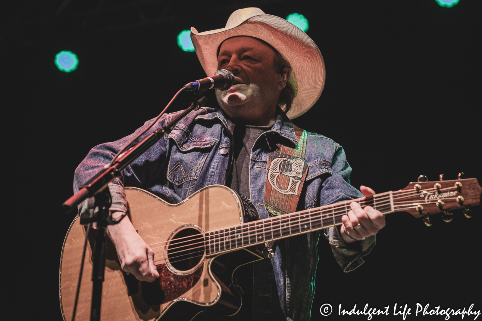 Country music superstar Mark Chesnutt opening his show up at Ameristar Casino's Star Pavilion in Kansas City, MO on March 7, 2025.