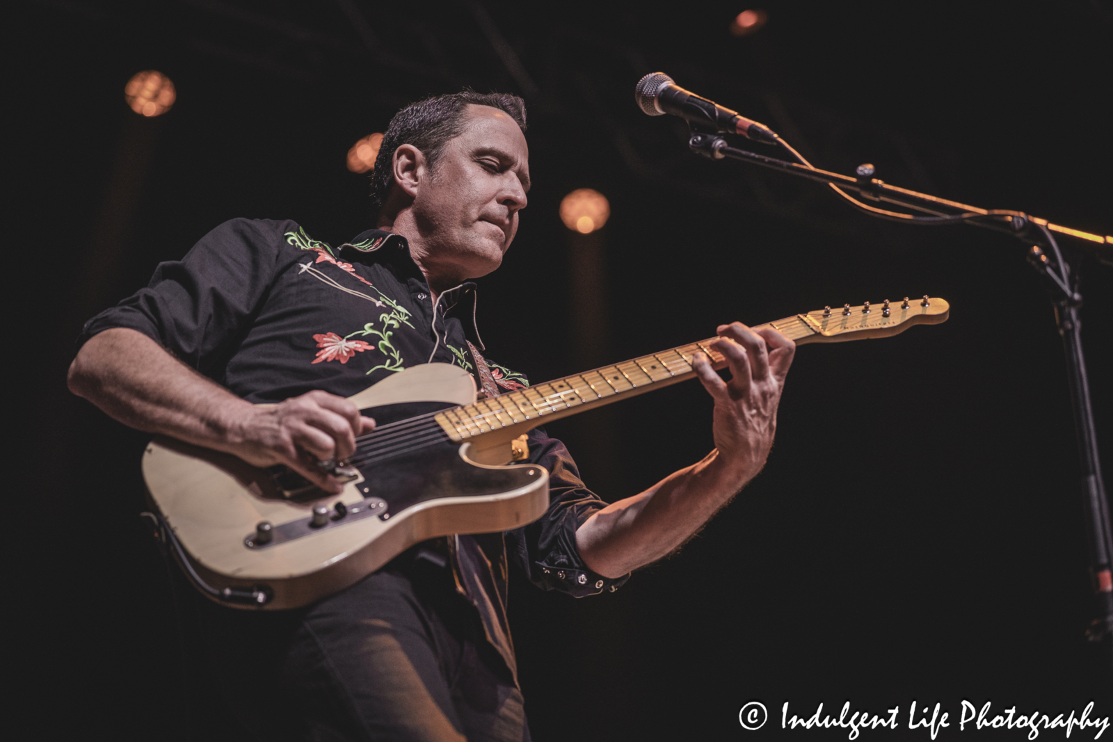 Guitar player Jamie Hanna of Nitty Gritty Dirt Band performing live at Ameristar Casino's Star Pavilion in Kansas City, MO on March 22, 2025.