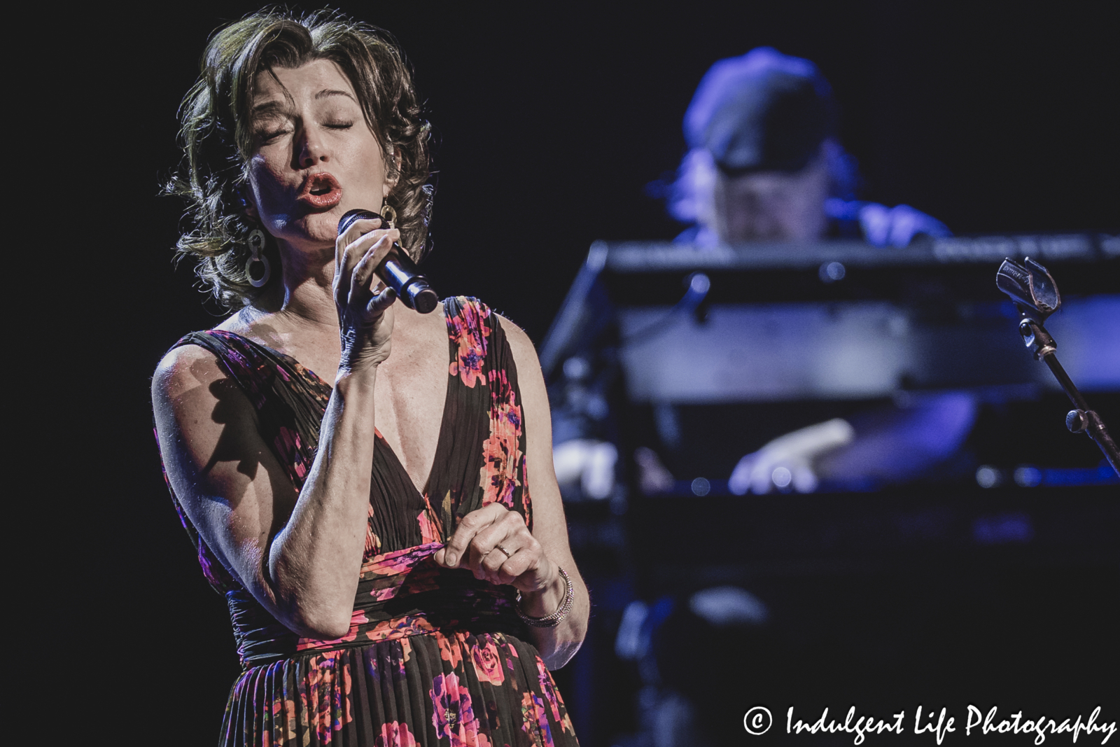 Amy Grant performing "Shadows" with keyboard player Jonathan Hardy at Kauffman Center in downtown Kansas City, MO on April 4, 2025.