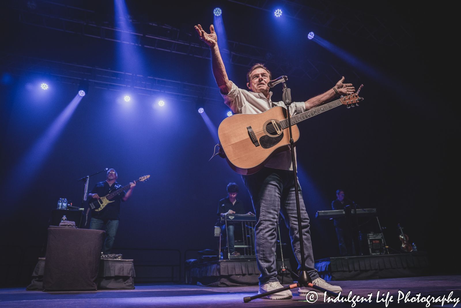 Sammy Kershaw opening up his concert at Ameristar Casino's Star Pavilion in Kansas City, MO on March 28, 2025.