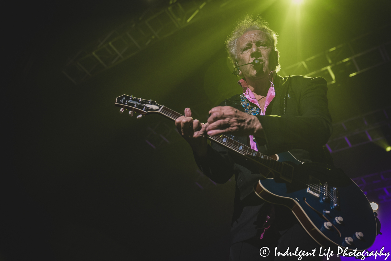 Graham Russell of Air Supply playing the guitar and performing "Sweet Dreams" at Ameristar Casino in Kansas City, MO on May 17, 2025.
