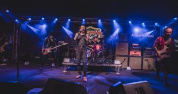 L.A. Guns Live Outdoors at Knuckleheads Saloon L.A. Guns performed live in concert on the outdoor stage at Knuckleheads Saloon in Kansas City, MO on May 22, 2025.