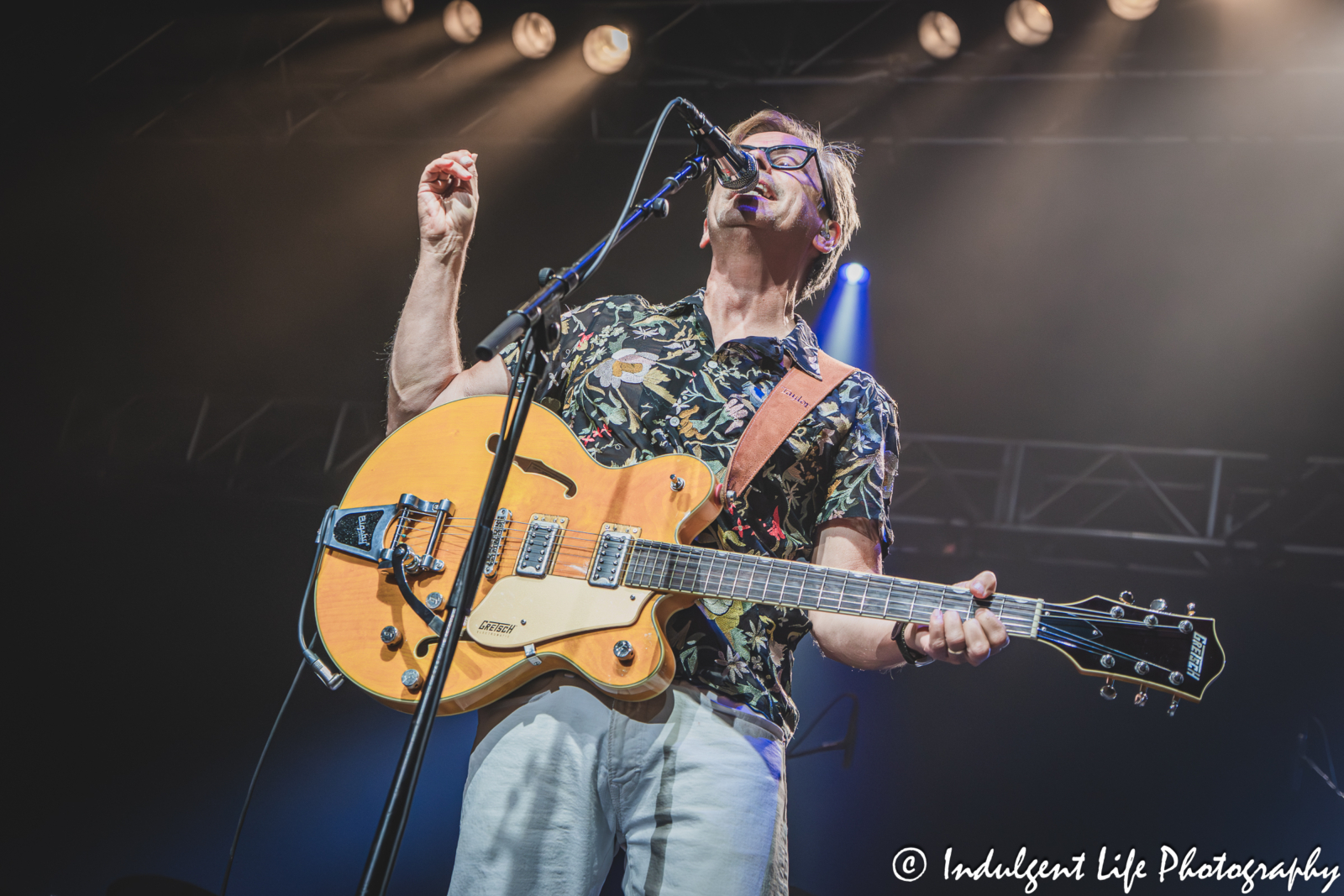 Haircut One Hundred lead singer Nick Heyward performing "Kingsize (You're My Little Steam Whistle)" live in concert at Star Pavilion inside of Ameristar Casino in Kansas City, MO on September 13, 2025.