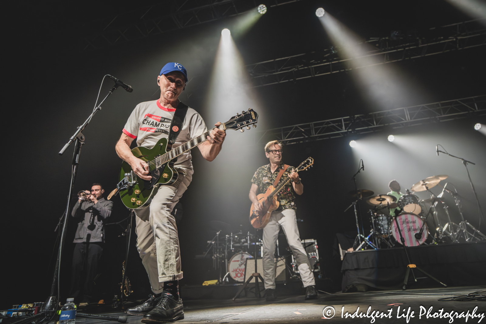 Haircut One Hundred guitarist Graham Jones and frontman Nick Heyward performing "Kingsize (You're My Little Steam Whistle)" together at Ameristar Casino's Star Pavilion in Kansas City, MO on September 13, 2025.