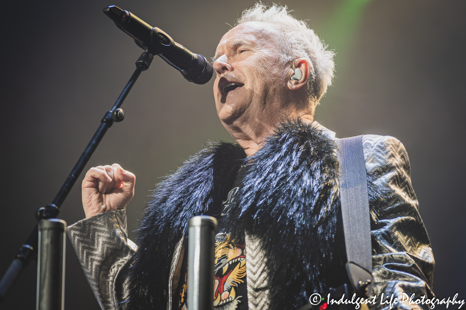 Howard Jones live in concert performing "Pearl in the Shell" at Ameristar Casino's Star Pavilion in Kansas City, MO on September 13, 2025.