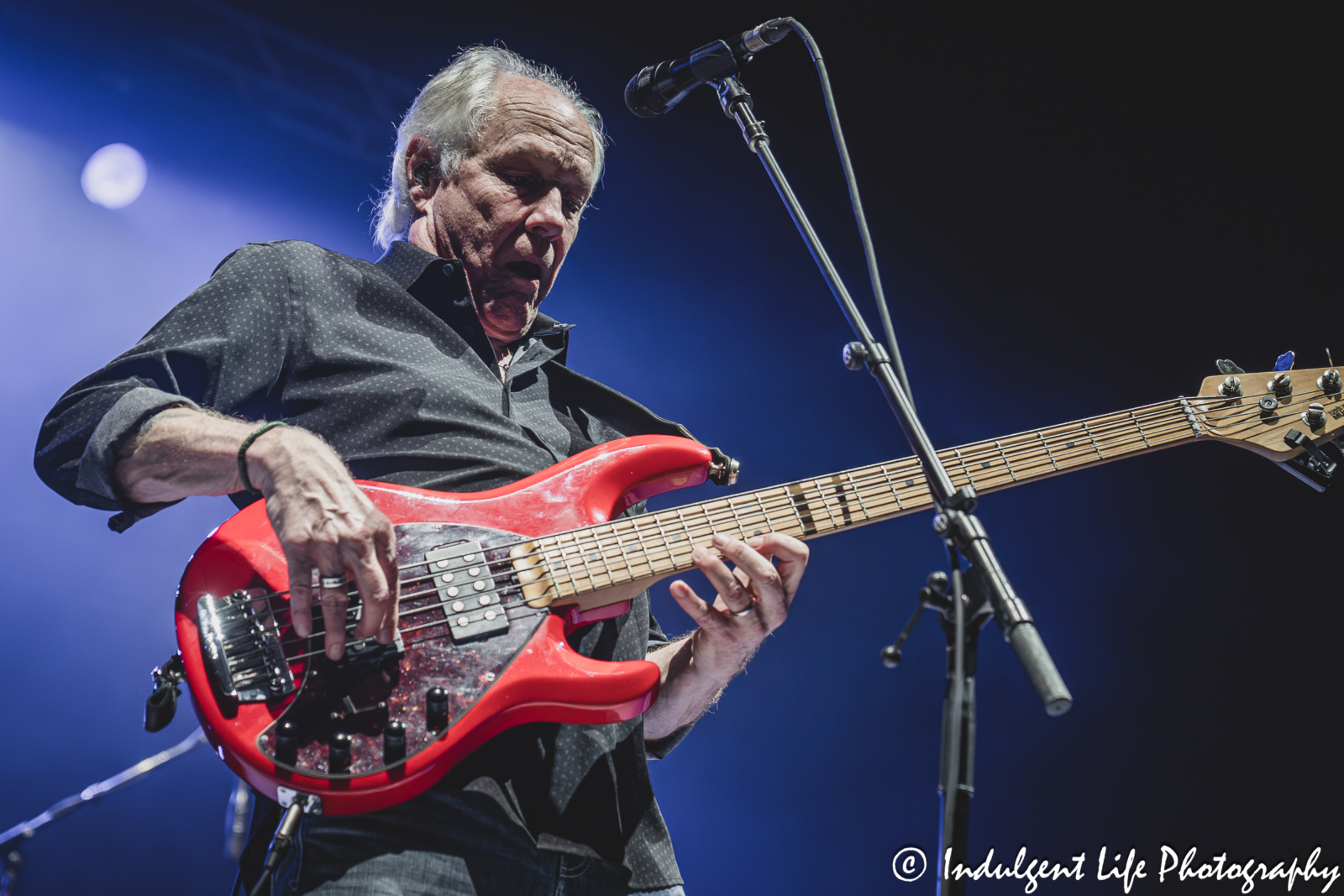 Little River Band frontman and bass guitarist Wayne Nelson performing "Night Owls" live in concert at Azura Amphitheater in Bonner Springs, KS on September 25, 2025.