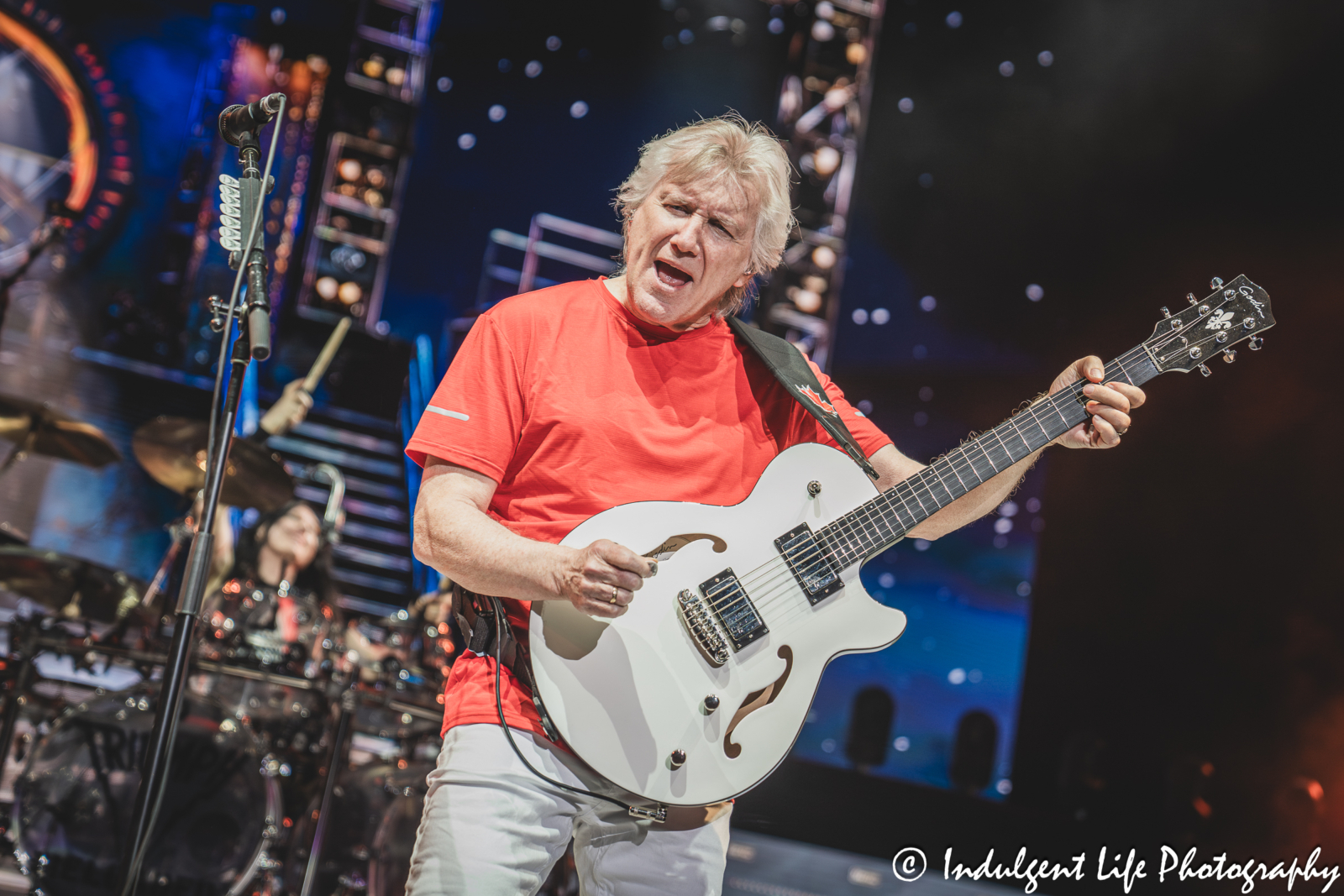 Frontman and guitar player Rik Emmett of Triumph performing "When the Lights Go Down" in concert at Starlight Theatre in Kansas City, MO on May 16, 2026.